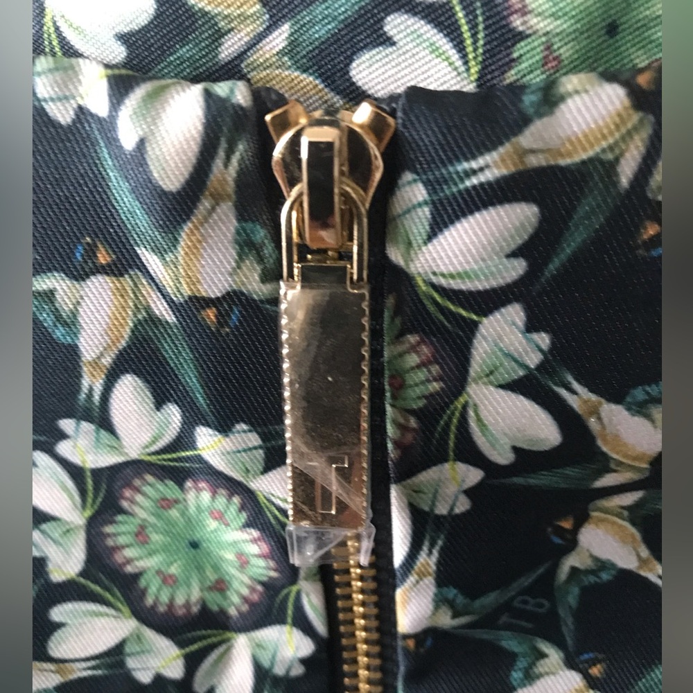 NWT Ted Baker mini skirt SZ 4 - Picture 9 of 9